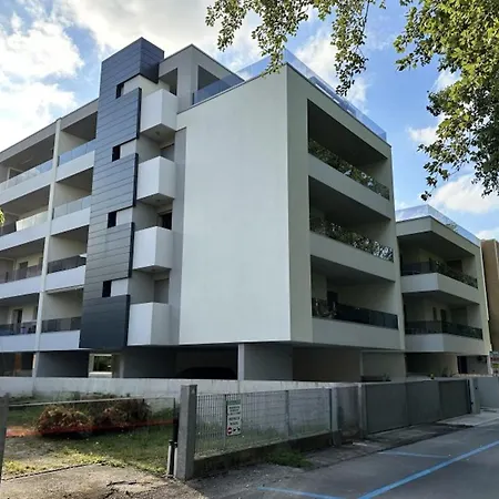 Apartment Cozy 300 M From The Sea